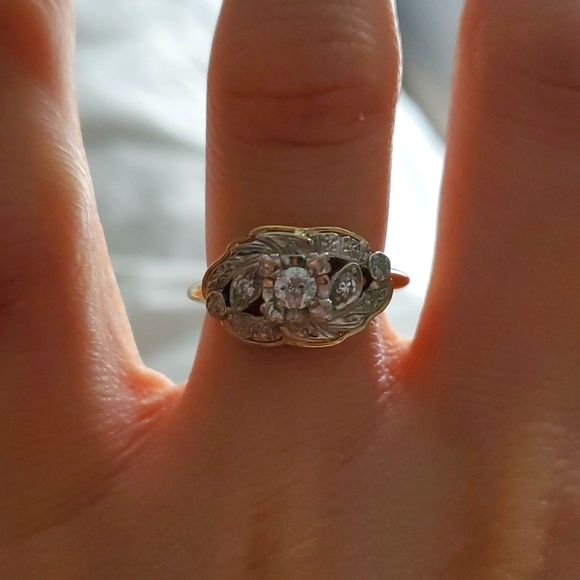 10k Diamond Art Deco Ring - Picture 2 of 11